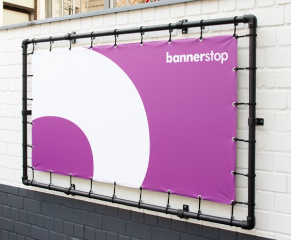 PVC-Banner im Metallrahmen